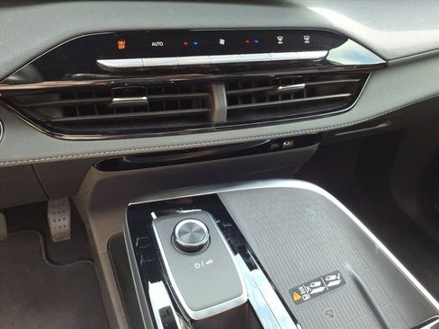 Used 2026 Buick Enclave Preferred FWD image 32