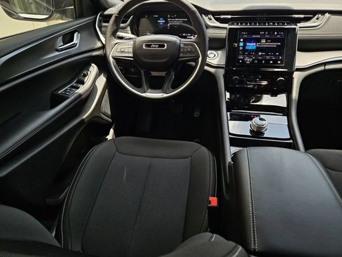New 2026 Jeep Grand Cherokee L 2WD image 9