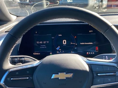 New 2026 Chevrolet Equinox EV LT w/ Convenience Package II AWD/4WD image 9