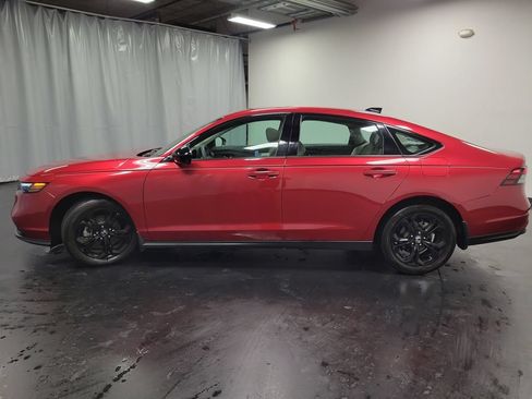 Used 2025 Honda Accord SE image 5