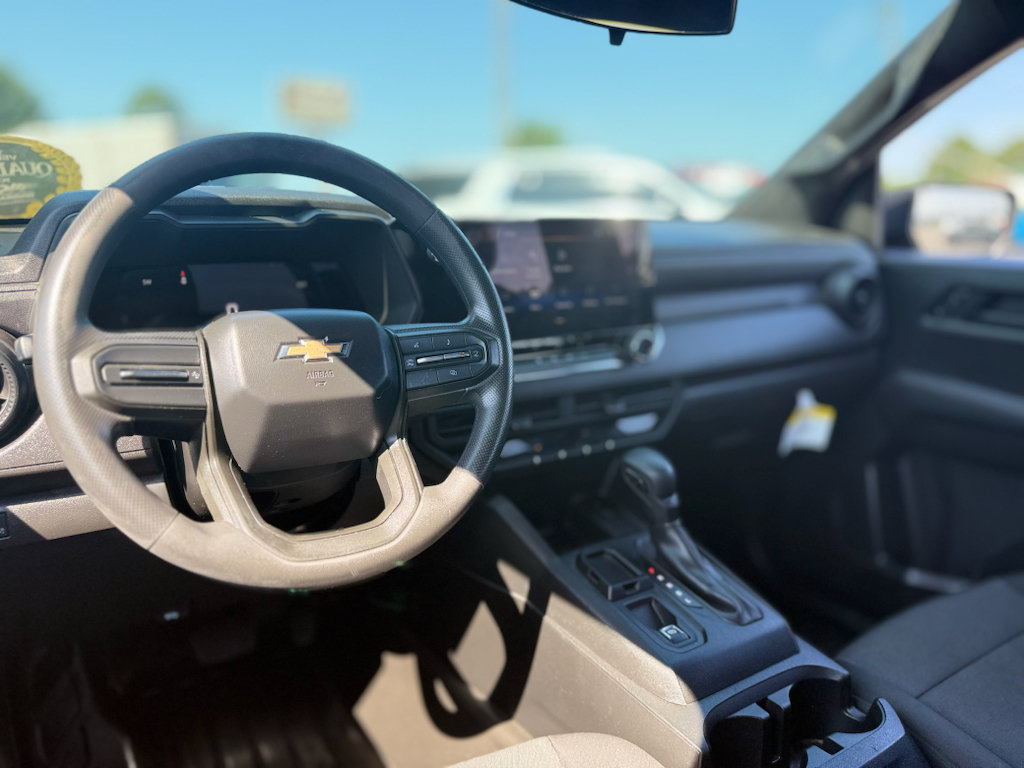 Used 2023 Chevrolet Colorado W/T RWD image 32