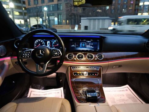 Used 2019 Mercedes-Benz E 300 4MATIC w/ Premium 1 Package image 27