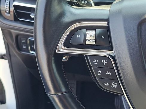 Certified 2022 Lincoln Nautilus Reserve w/ Equipment Group 201A image 12