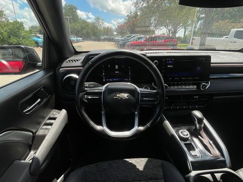 Used 2023 Chevrolet Colorado Z71 w/ Z71 Convenience Package 2 AWD/4WD image 11