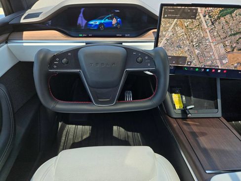 Used 2023 Tesla Model X AWD/4WD image 16