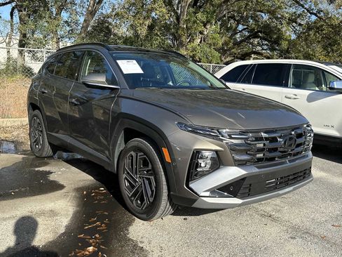 Used 2025 Hyundai Tucson Limited image 2