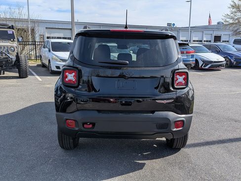 Used 2023 Jeep Renegade Trailhawk image 4