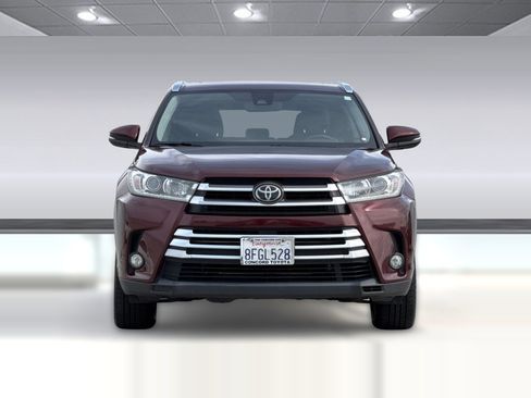 Used 2018 Toyota Highlander Limited w/ Carpet Mat Package (TMS) image 5