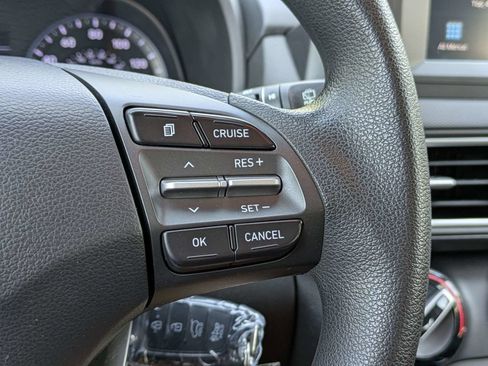 Used 2019 Hyundai Kona SE FWD image 25