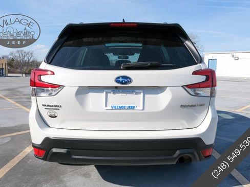 Used 2024 Subaru Forester Premium AWD/4WD image 5