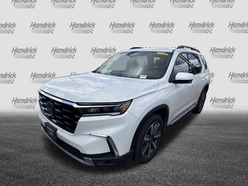 Certified 2023 Honda Pilot Touring image 5