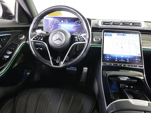 Used 2022 Mercedes-Benz S 500 4MATIC w/ AMG Line Package image 33