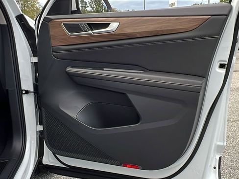 New 2026 Volkswagen Atlas SE image 7