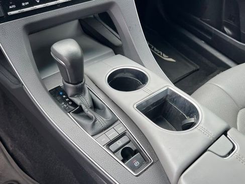 Used 2019 Toyota Avalon XSE w/ All Weather Liner Package FWD image 21