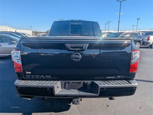 Used 2019 Nissan Titan SV w/ SV Convenience Package image 5