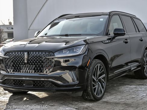 Used 2025 Lincoln Aviator Black Label w/ Jet Appearance Package image 4