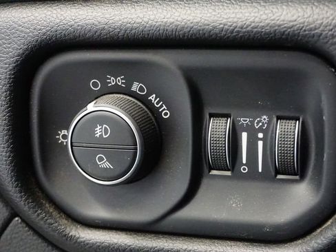 Certified 2019 RAM 1500 Big Horn image 28