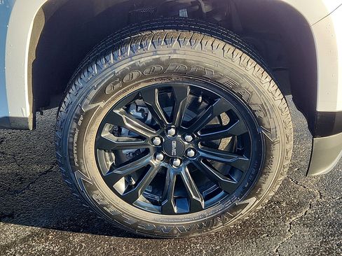 Used 2022 GMC Canyon Elevation w/ Trailering Package image 8