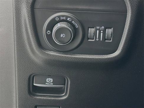 Used 2022 Jeep Grand Cherokee L Limited image 16