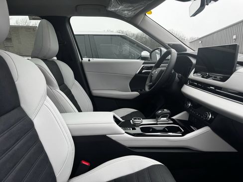 New 2026 Mitsubishi Outlander SE FWD image 4