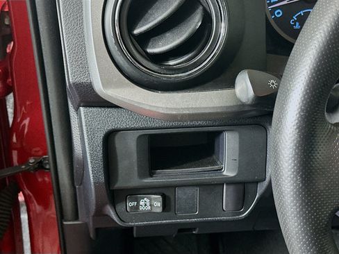Used 2017 Toyota Tacoma SR5 w/ Tow Package RWD image 16