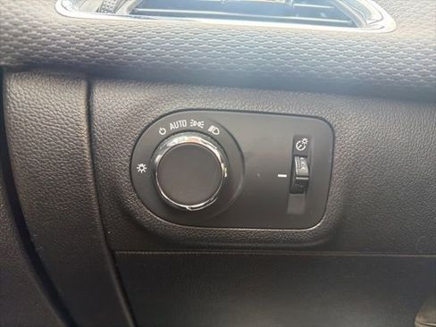 Used 2016 Chevrolet Cruze LT image 32