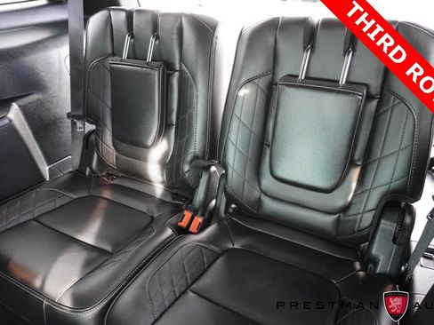 Used 2019 Ford Explorer Platinum image 4