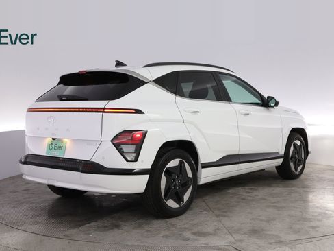 Used 2024 Hyundai Kona Limited FWD image 3