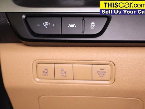 Used 2024 Kia Carnival LX image 20