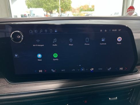 Used 2025 Chevrolet Suburban LT w/ Comfort Package image 16