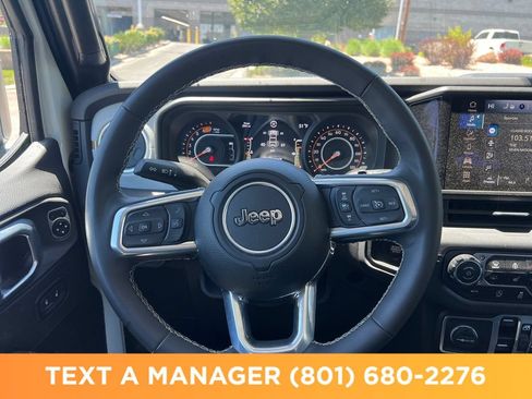 Used 2025 Jeep Wrangler Unlimited Sahara AWD/4WD image 14