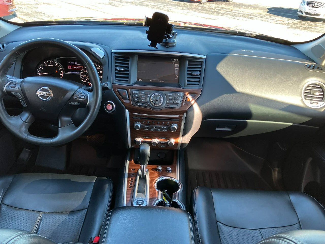 Used 2017 Nissan Pathfinder Platinum w/ Cargo Package AWD/4WD image 18