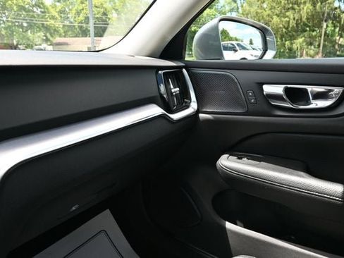 Used 2020 Volvo V60 T5 Cross Country AWD/4WD image 28