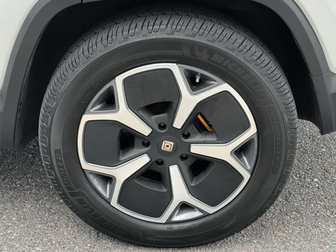 Used 2023 Rivian R1S Adventure AWD/4WD image 15