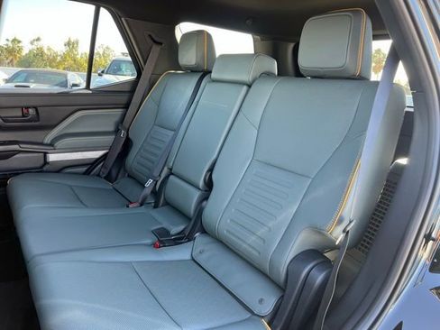 Used 2025 Toyota 4Runner Trailhunter image 23