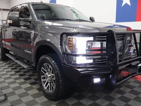 Used 2018 Ford F250 Lariat w/ Lariat Ultimate Package AWD/4WD image 24