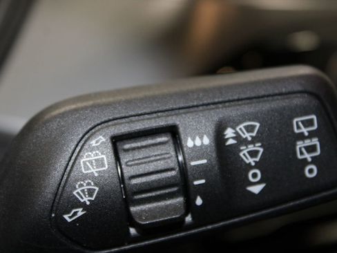 Used 2025 Ford Escape Active image 39