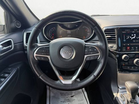 Used 2022 Jeep Grand Cherokee Laredo X AWD/4WD image 12