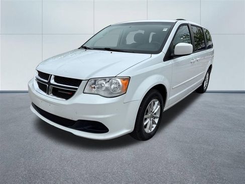 Used 2015 Dodge Grand Caravan SXT FWD image 2
