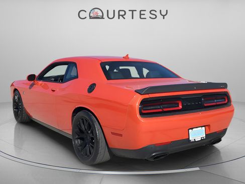 Used 2016 Dodge Challenger SRT Hellcat image 2