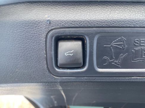 Used 2022 Ford Expedition Limited image 11