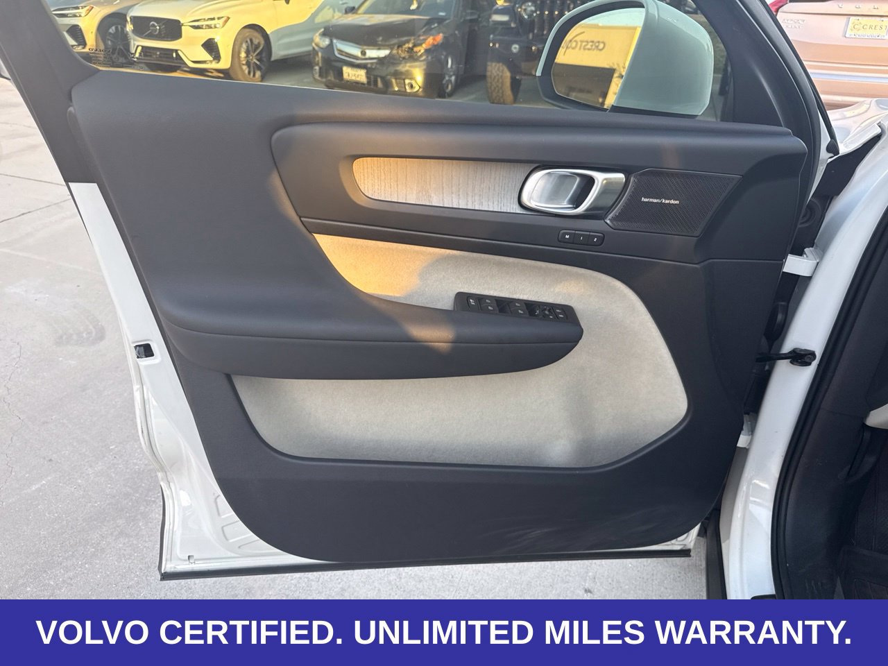 Certified 2024 Volvo XC40 B5 Ultimate w/ Protection Package Premier AWD/4WD image 29