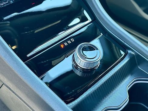 New 2025 Jeep Grand Cherokee L Laredo image 11