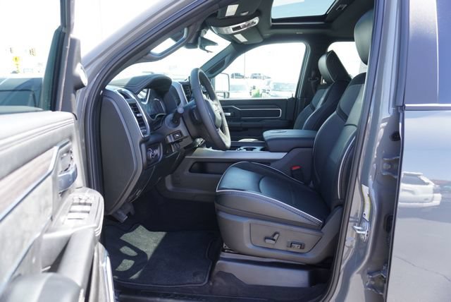 Used 2026 RAM 3500 Laramie AWD/4WD image 27