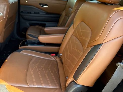 Certified 2023 Nissan Pathfinder Platinum AWD/4WD image 10