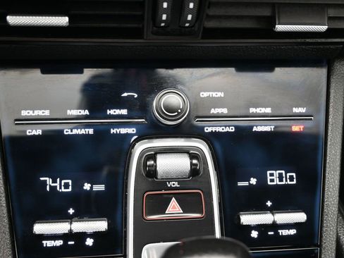 Used 2019 Porsche Cayenne E-Hybrid image 31