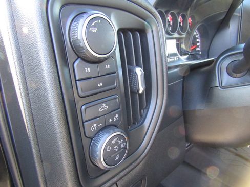 Used 2021 Chevrolet Silverado 2500 Custom w/ Custom Value Package image 21