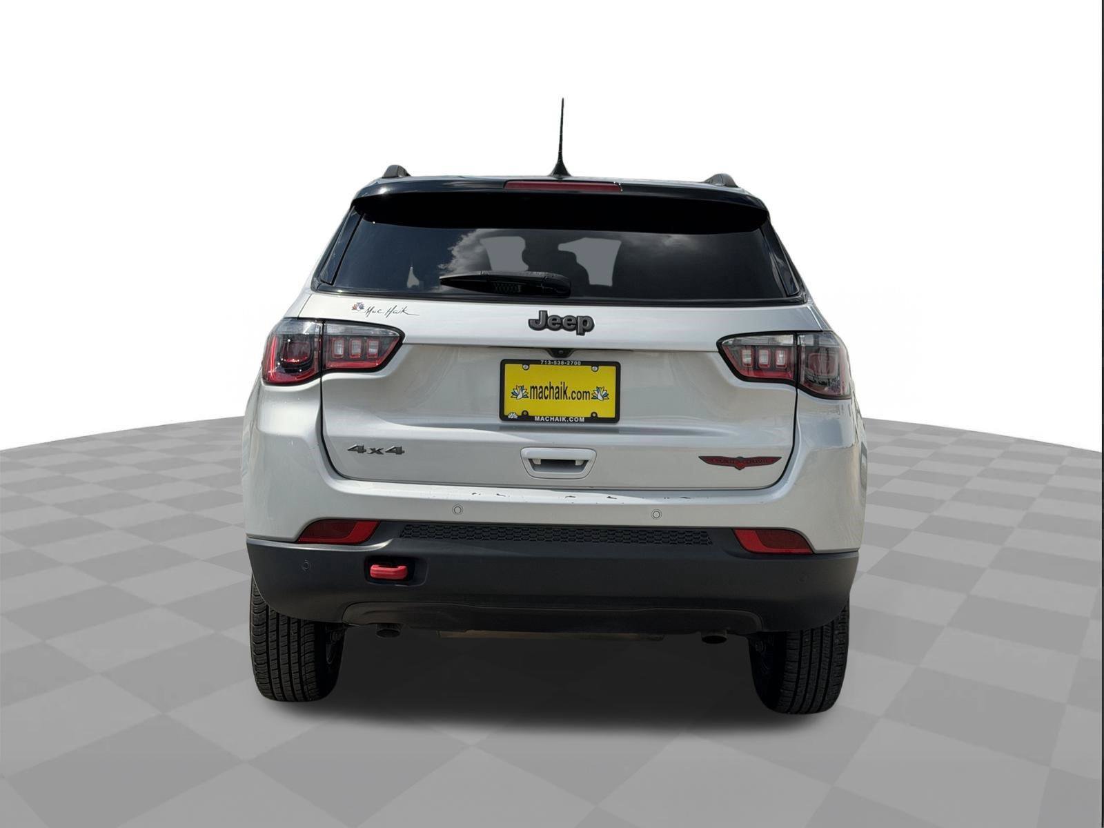 Used 2024 Jeep Compass Trailhawk AWD/4WD image 4