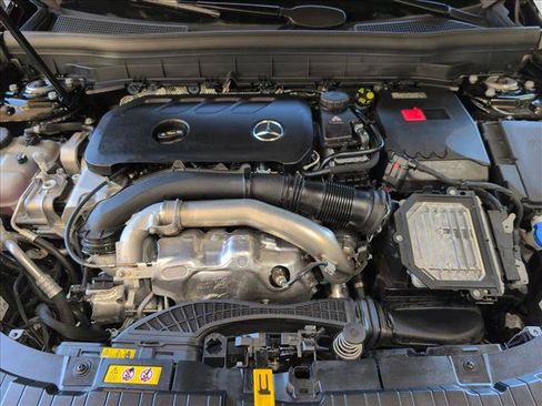 Used 2026 Mercedes-Benz GLB 250 4MATIC image 17