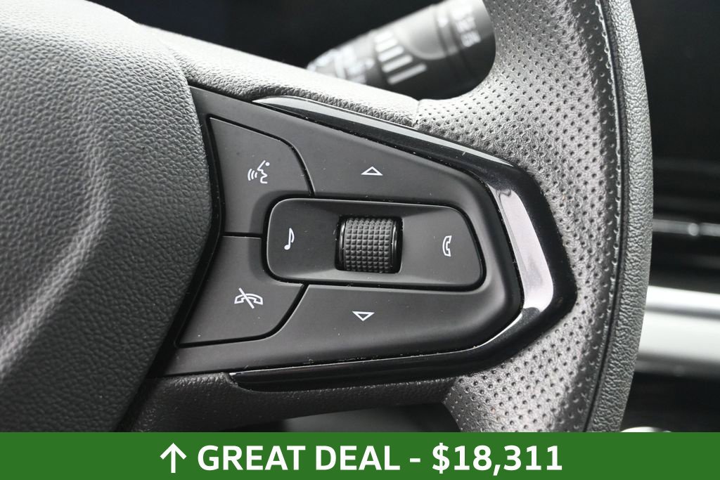 Used 2025 Chevrolet Trax LT FWD image 21